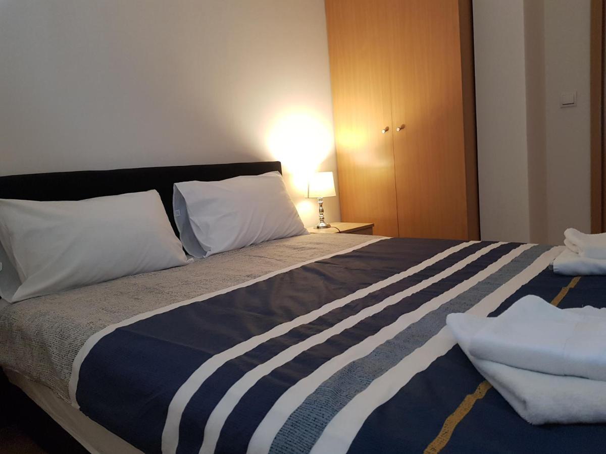 Rajiceva 5- Apartman Sa Prostranom Terasom I Garaznim Mestom Kragujevac Exterior foto